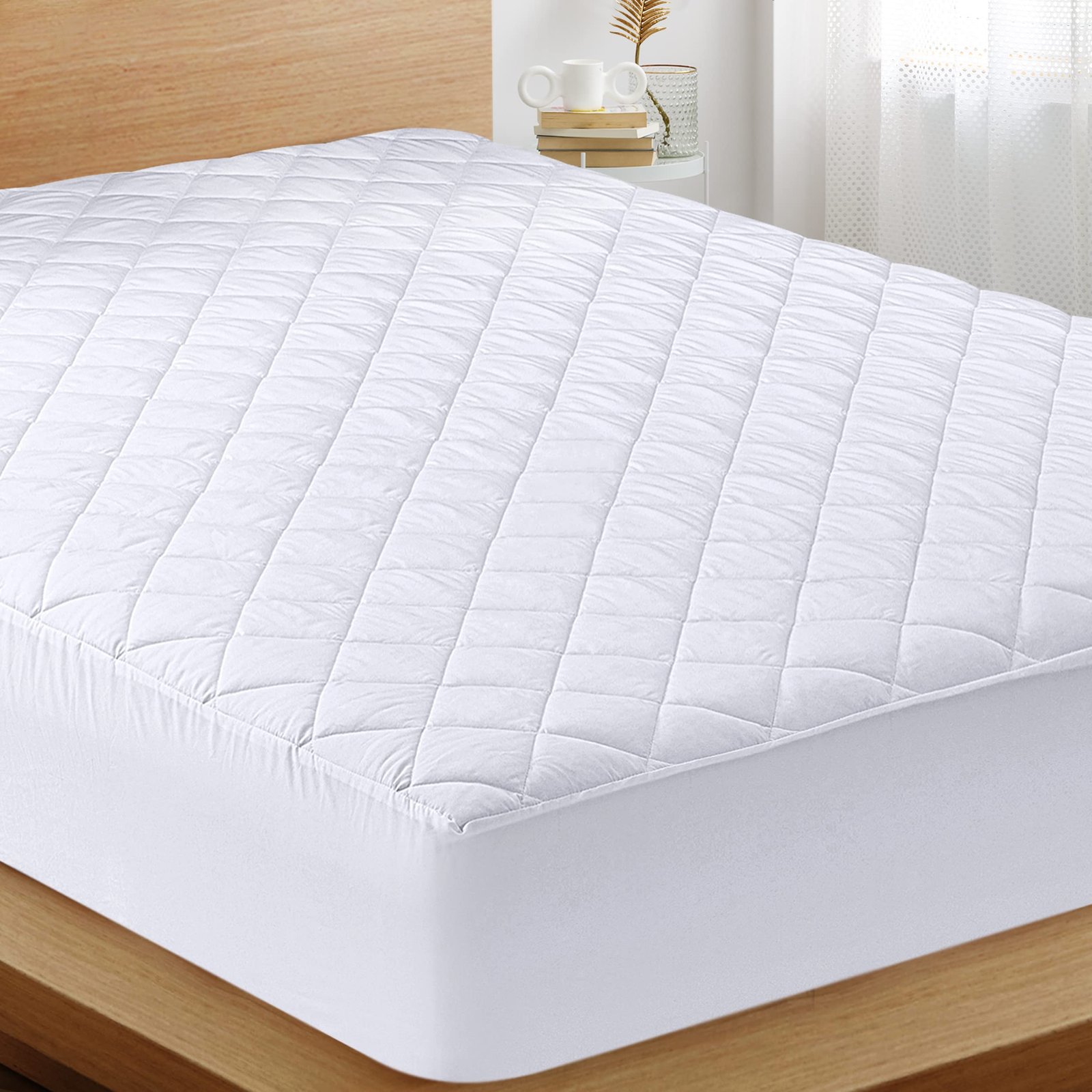 Version 1.0.0 Utopia Bedding Quilted Fitted Mattress Pad (Queen), Elastic Fitted Mattress Protector, Mattress Cover Stretches up to 16 Inches Deep, Machine Washable Mattress Topper (White) - Image 1